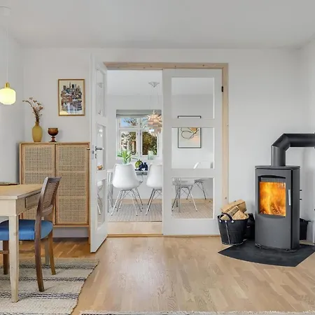 Holiday home Gorgeous In With Kitchen